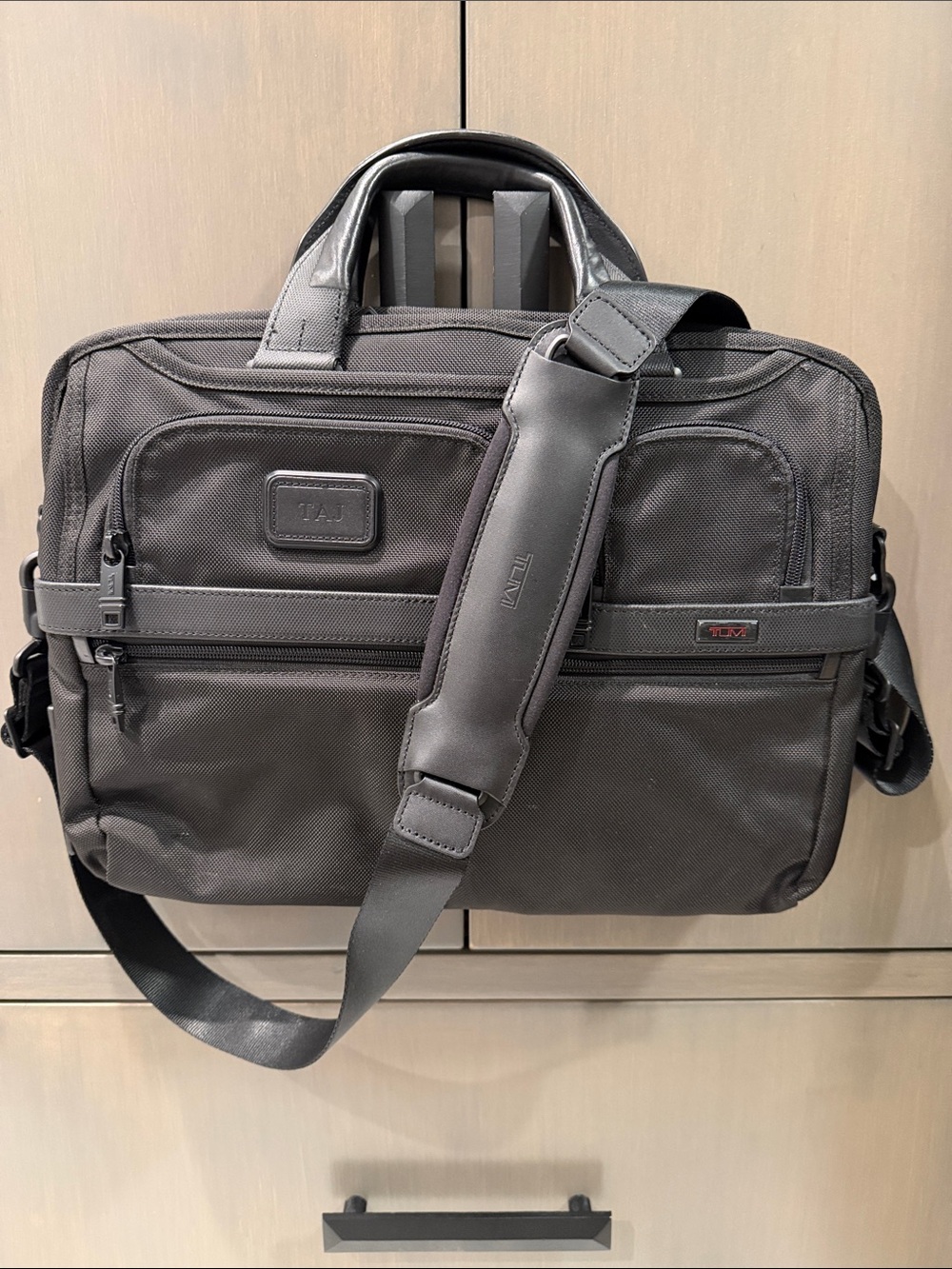 TUMI Alpha 2 T-Pass Screen Slim Black Laptop Briefcase - Model: 26516D2